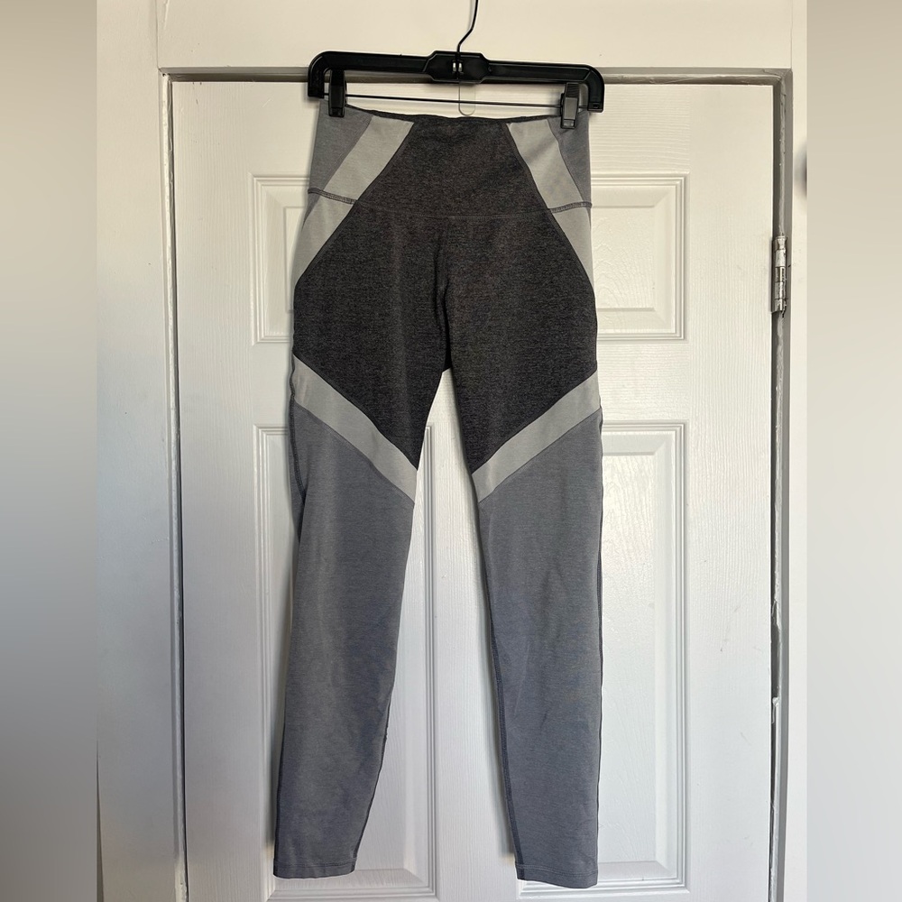Old Navy Active Gray and Black Leggings